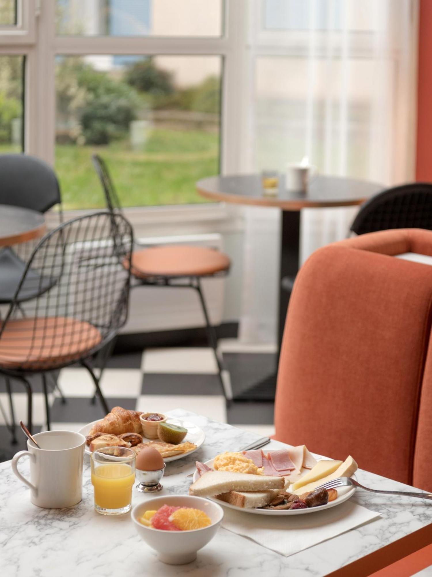 Ibis Paris Rueil Malmaison Exterior foto