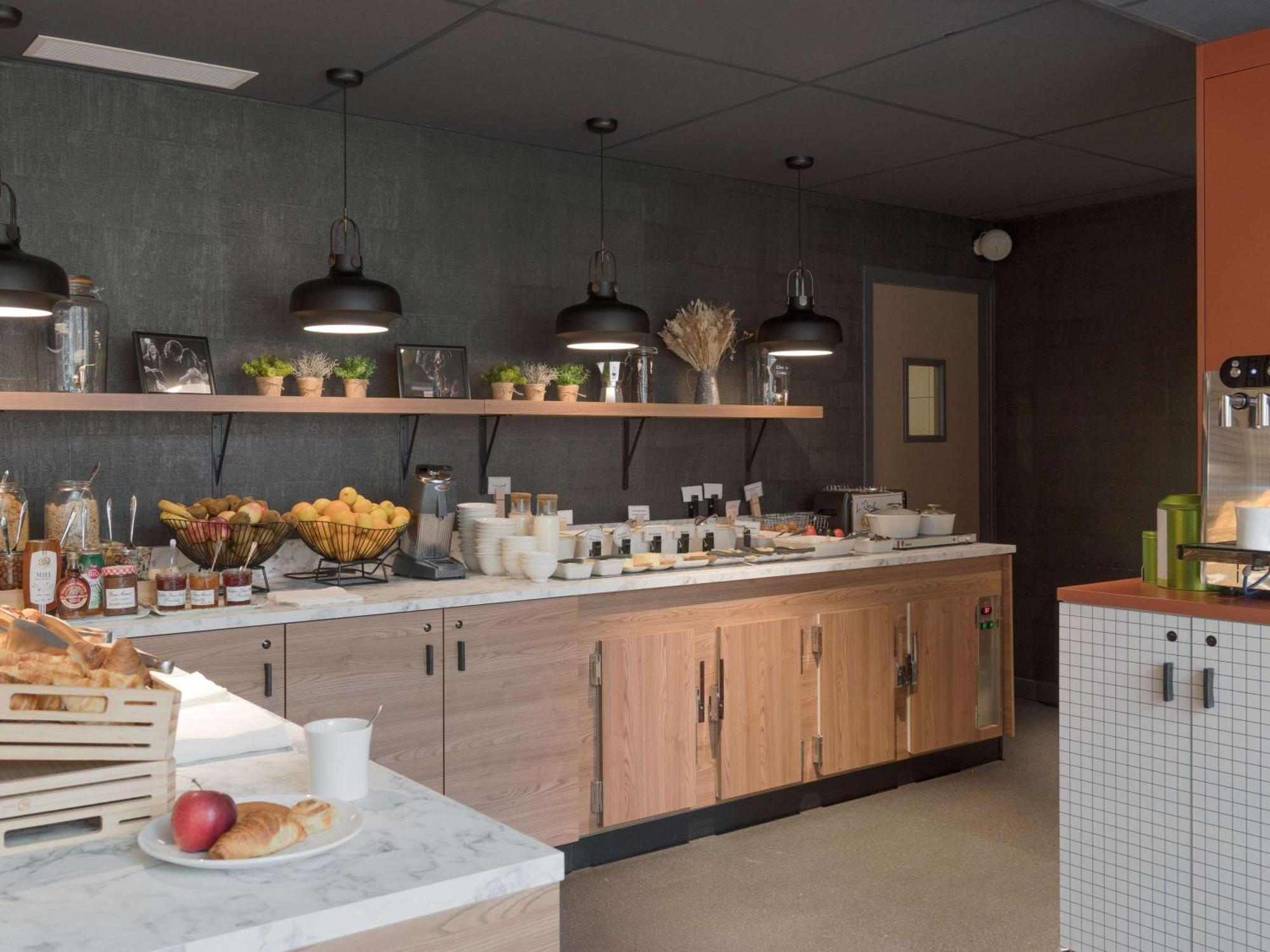 Ibis Paris Rueil Malmaison Exterior foto